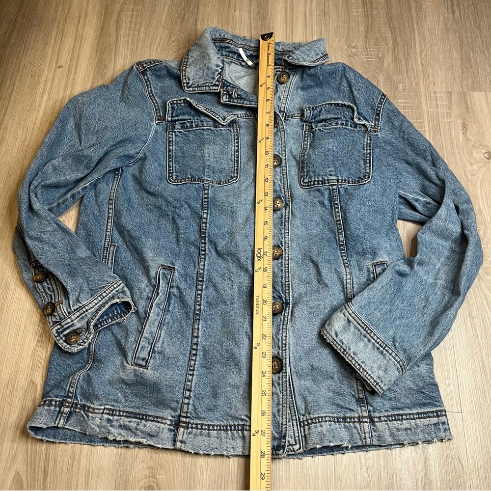 Free People Distressed‎ Woman’s Denim Jean Jacket Sz Medium - Picture 4 of 7